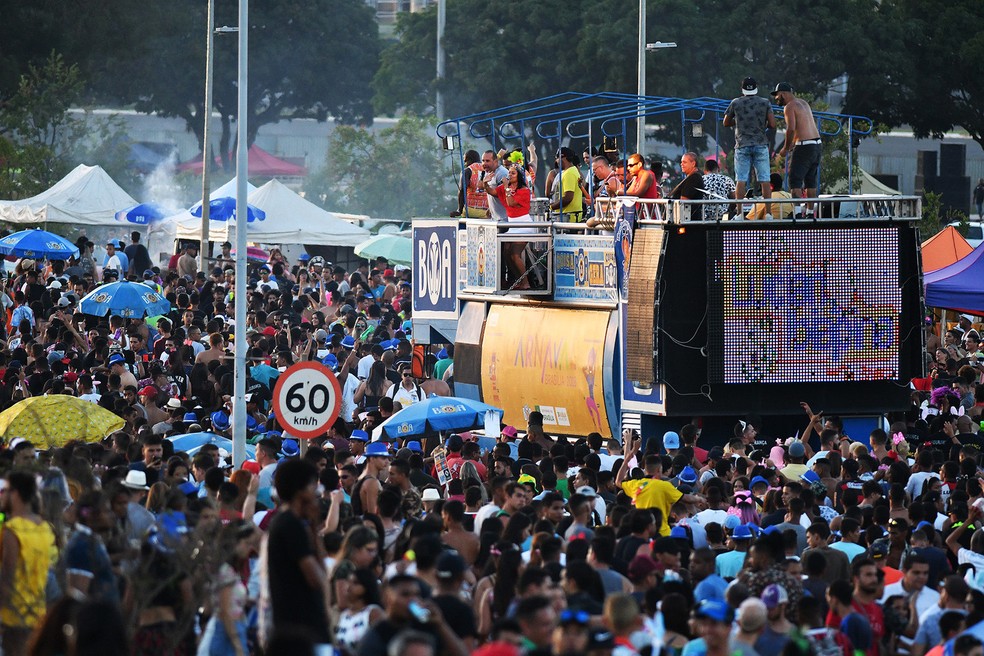 Baratona e do Raparigueiros reuniram cerca de 110 mil pessoas, no DF, no último dia do carnaval 2018 — Foto: Andre Borges/Agência Brasília