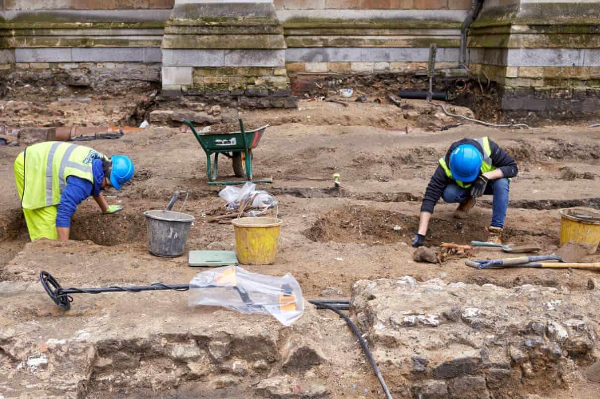 Arqueólogos também encontraram os destroços de uma sacristia demolida no século 17 (Foto: Westminster Abbey)