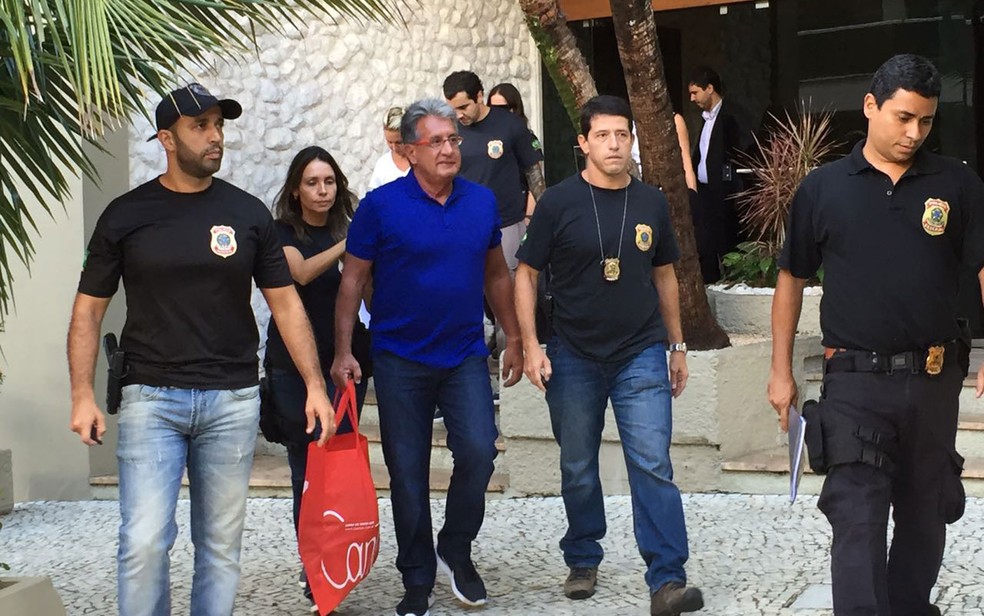 Diretor da RioTrilhos, Heitor Lopes de Sousa Junior,  foi preso na manhã desta terça (14) — Foto: Cristina Boeckel