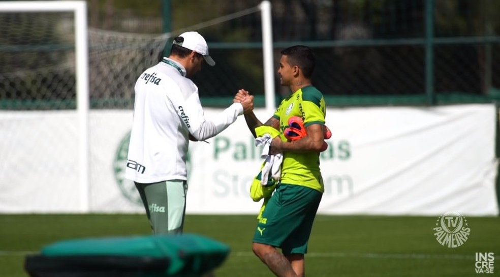 Dudu e Abel Ferreira na Academia de Futebol — Foto: Reprodução / TV Palmeiras