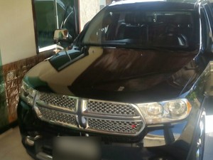 Carro de luxo foi sequestrado pela Justiça (Foto: Polícia Civil/Divulgação)
