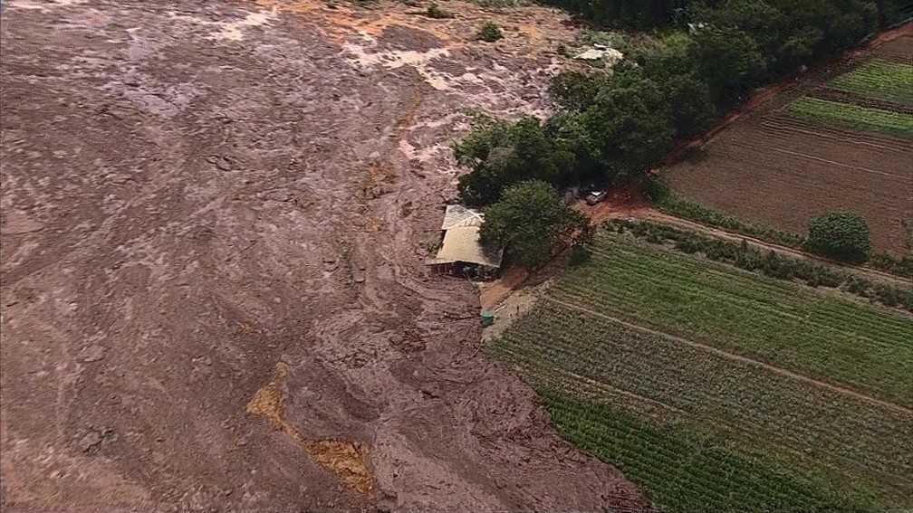 Barragem se rompe em Brumadinho, na grande Belo Horizonte — Foto: Reprodução/TV Globo