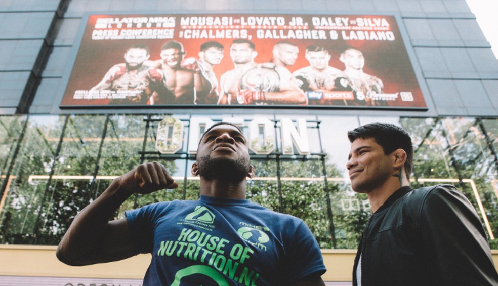 Atletas se encararam em frente ao local do evento Bellator 223 — Foto: Divulgação/Bellator