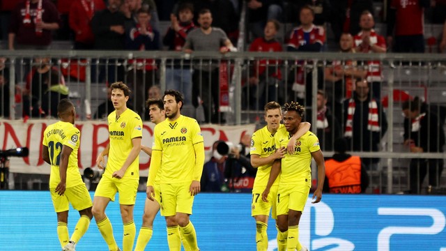 Samuel Chukwueze comemora gol do Villarreal sobre o Bayern de Munique