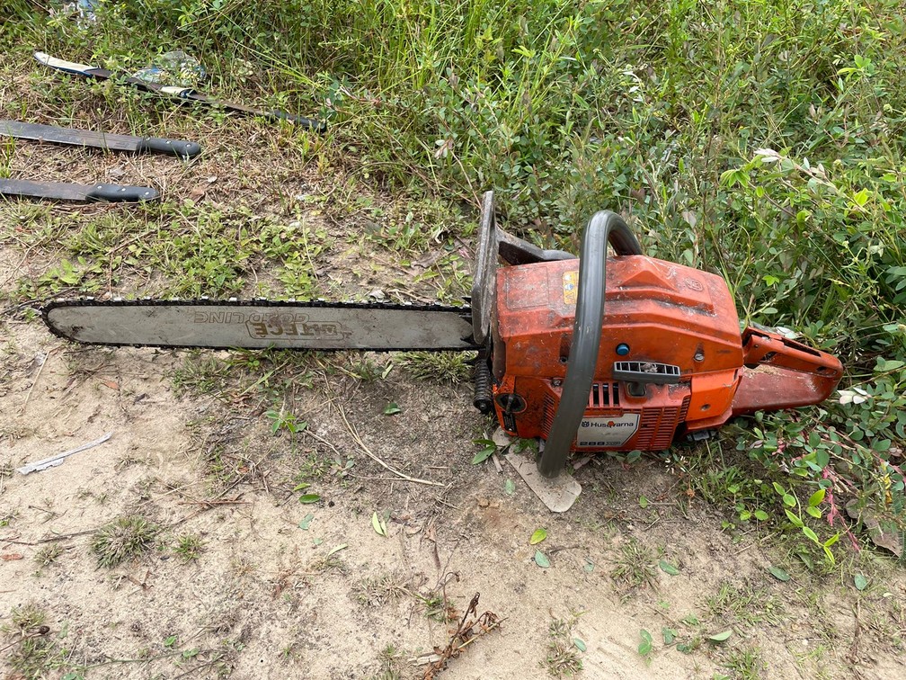 Motosserra apreendida com madeireiro flagrado no Pará. — Foto: Reprodução / PF-PA