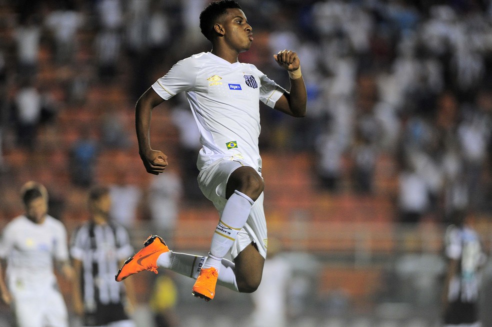 Rodrygo comemora gol do Santos sobre o CearÃ¡ (Foto: Marcos Ribolli)