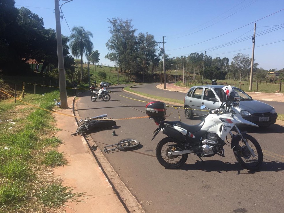 Motociclista morreu na Avenida Raimundo Maiolini, em Presidente Prudente — Foto: Murilo Zara/TV Fronteira