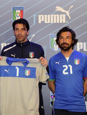 camisa italia  pirlo buffon (Foto: EFE)