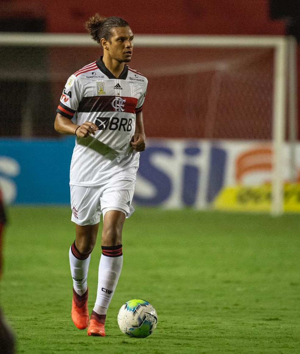 Willian Arão em ação contra o Sport — Foto: Alexandre Vidal / CRF