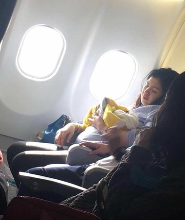 Bebê nasceu durante voo, que ia de Dubai para as Filipinas (Foto: Reprodução/ Facebook)