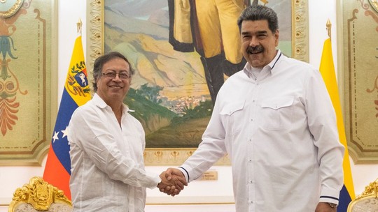Petro e Maduro realizam reunião 'ampla e muito frutífera' na Venezuela