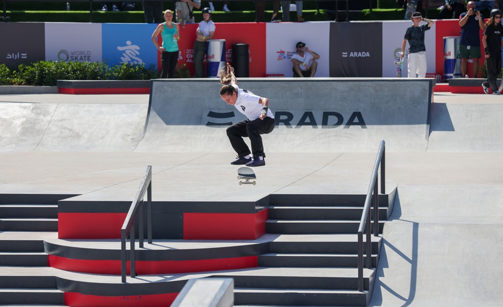Marina Gabriela no Mundial de Skate Street — Foto: Julio Detefon / CBSK