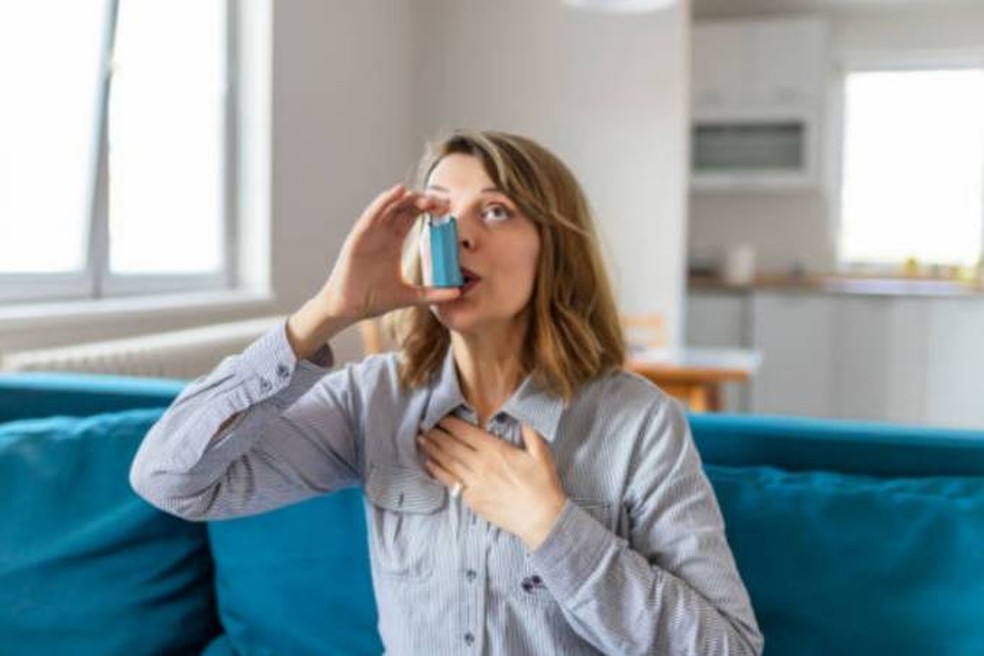Corticoide nasal e inalável estão entre as formas de prevenir doenças respiratórias, mas atenção para o uso de corticoides via sistema — Foto: Getty Images