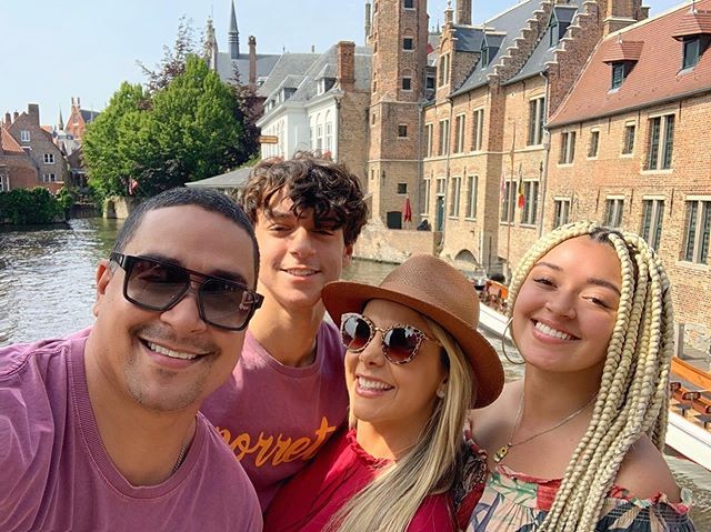 Carla Perez e Xanddy curtem férias com os filhos na Bélgica (Foto: Reprodução / Instagram)