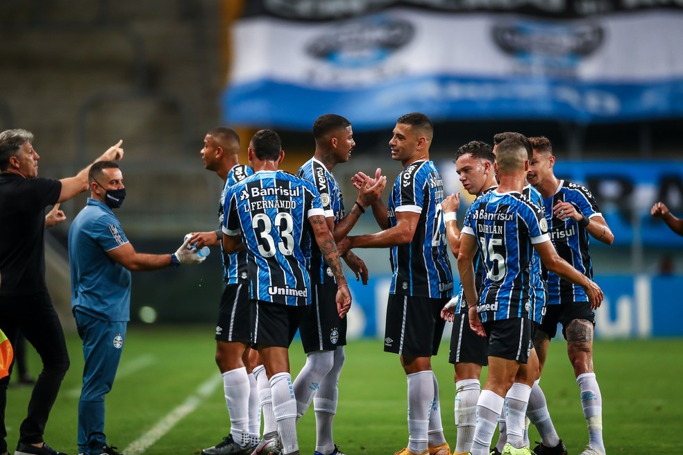 Grêmio repete série de vitórias pela 3ª vez em 10 anos e mira recorde de Silas em 2010