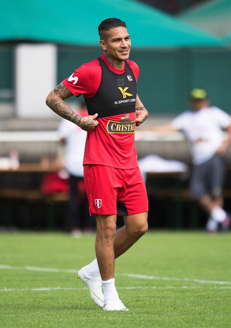 Guerrero se apresenta à seleção peruana (Foto: EFE)