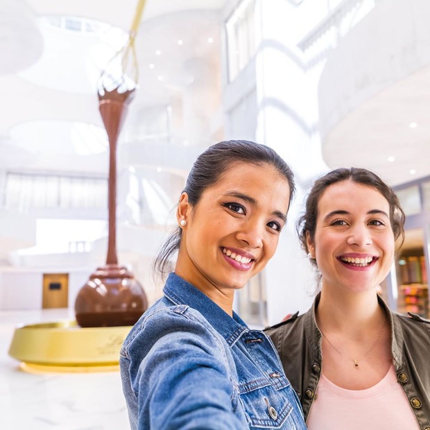 Maior fonte de chocolate no mundo é inaugurada em museu da Lindt na Suíça!  (Foto: Reprodução / Instagram @lindt)