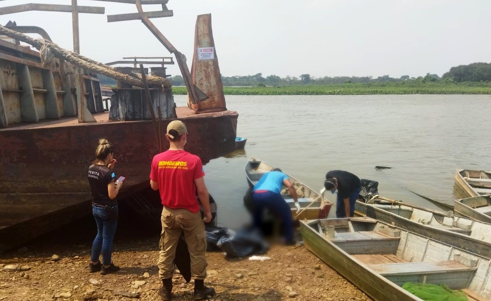 Corpo estava no Rio Paraguai. — Foto: Reprodução/CorpoDeBombeiros