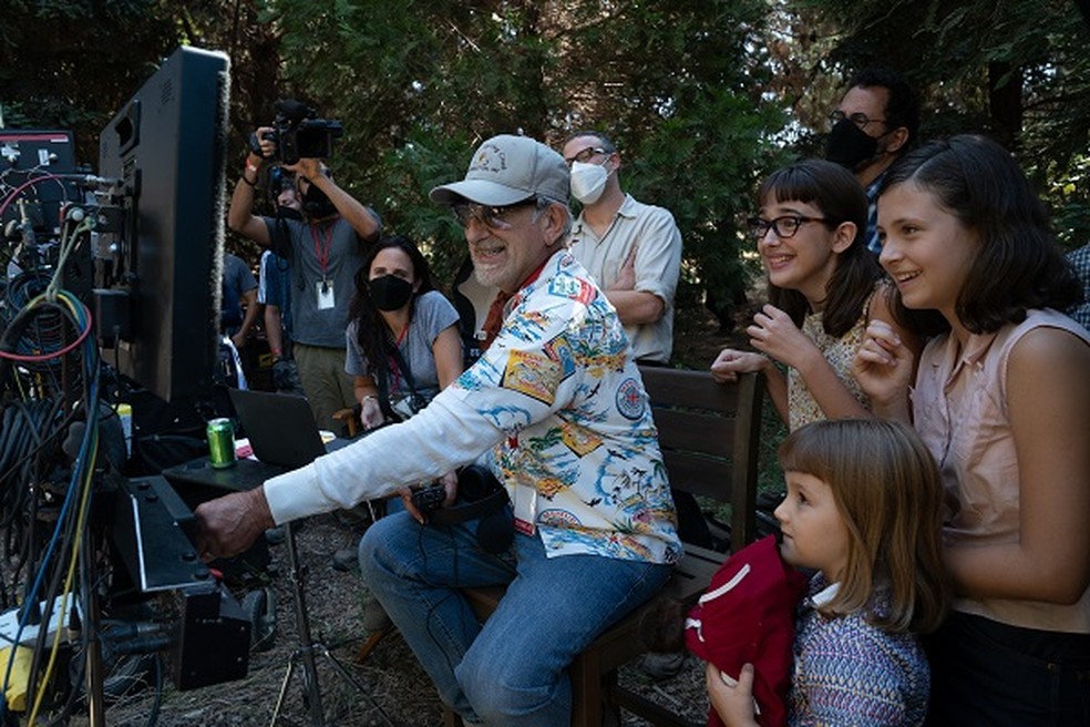 Steven Spielberg no set de 'Os Fabelmans' — Foto: Merie Weismiller Wallace/Divulgação