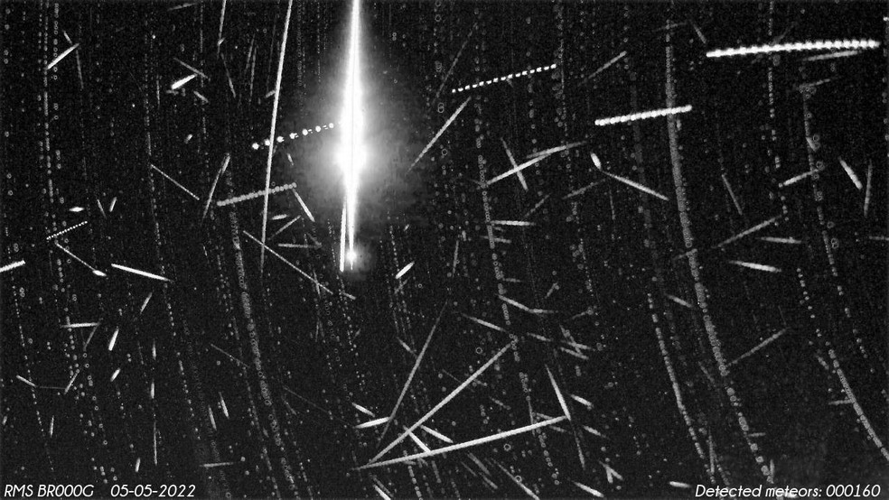 Agricultor captura momento em que meteoro pega fogo ao entrar na atmosfera da Terra — Foto: William George Schauff /Arquivo Pessoal