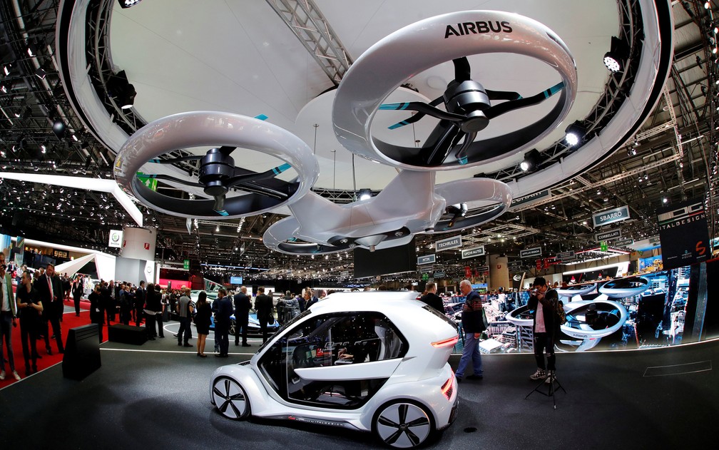 Conceito Pop Up Next, de Audi, Airbus e Italdsign é um carro que pode voar (Foto: Denis Balibouse/Reuters)