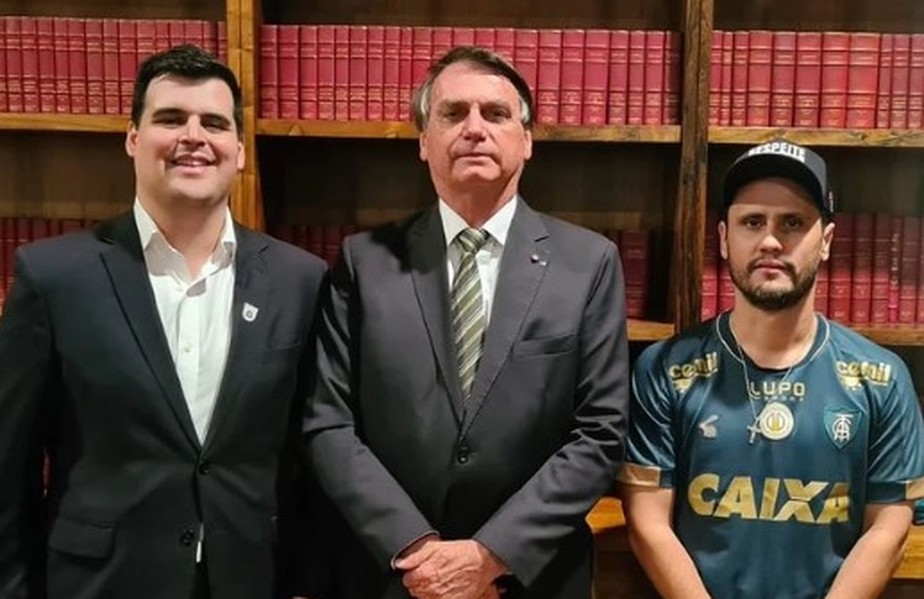 Cleitinho Azevedo (PSC), à direita, ao lado do presidente Jair Bolsonaro e do deputado estadual Bruno Engler (PL): postulante ao Senado em Minas Gerais