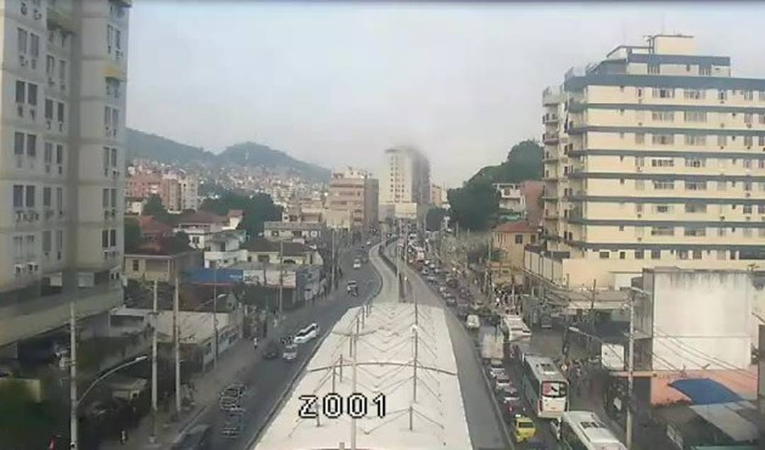 Lentidão na Rua Cândido Benício na Praça Seca