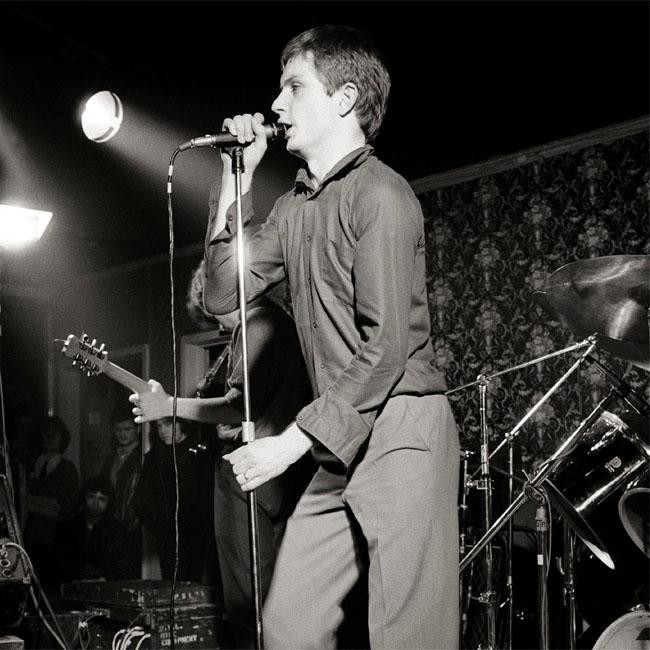 Ian Curtis 40 anos depois, obra do cantor do Joy Division é