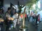 Manifestantes deixam prédio da Presidência da República, em SP