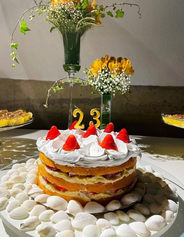 Clara Buarque comemora seus 23 anos (Foto: Reprodução/Instagram)