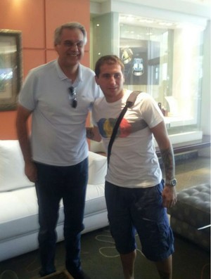 Bottinelli se apresenta no Coritiba e inicia a pré-temporada em Foz