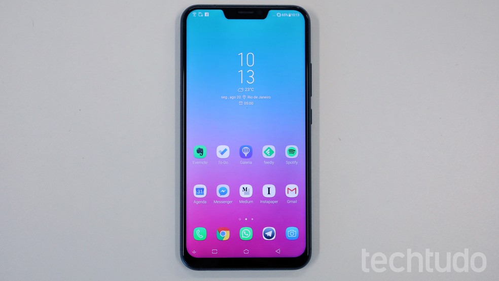 Zenfone 5Z é uma variante mais potente do Zenfone 5 — Foto: Bruno De Blasi/TechTudo