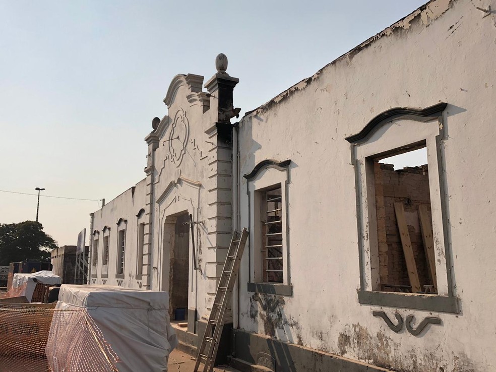 Prédio onde funcionava a Estação Ferroviária de Presidente Epitácio — Foto: Murilo Zara/TV Fronteira