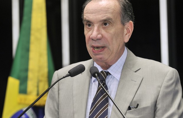 O senador Aloysio Nunes (PSDB-SP) discursa durante sessão deliberativa no plenário do Senado Federal (Foto: Waldemir Barreto /Agência Senado)