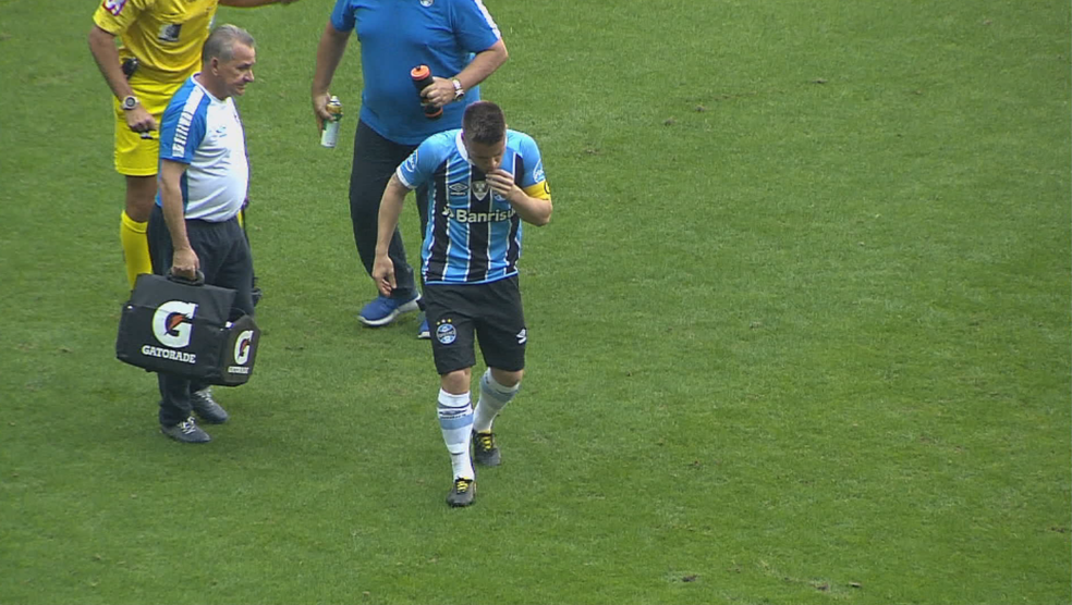 Ramiro deu dentes quebrados para médico Paulo Rabaldo (Foto: Reprodução)