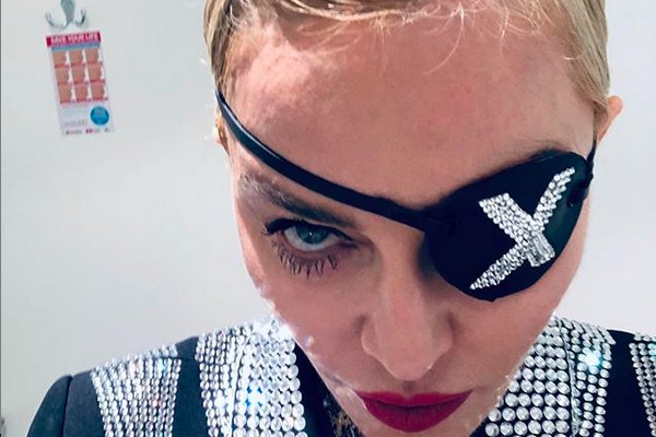 A cantora Madonna vestida como a personagem Madame X, que dá título ao 14º disco de estúdio da artista (Foto: Instagram)