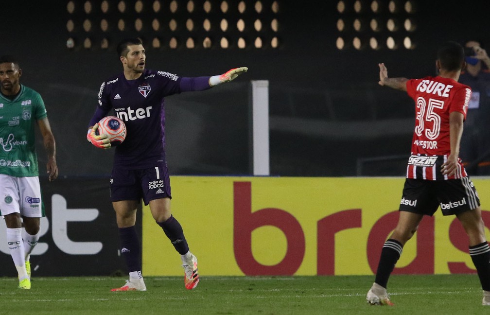 Goleiro comemora mando do São Paulo no mata-mata: 