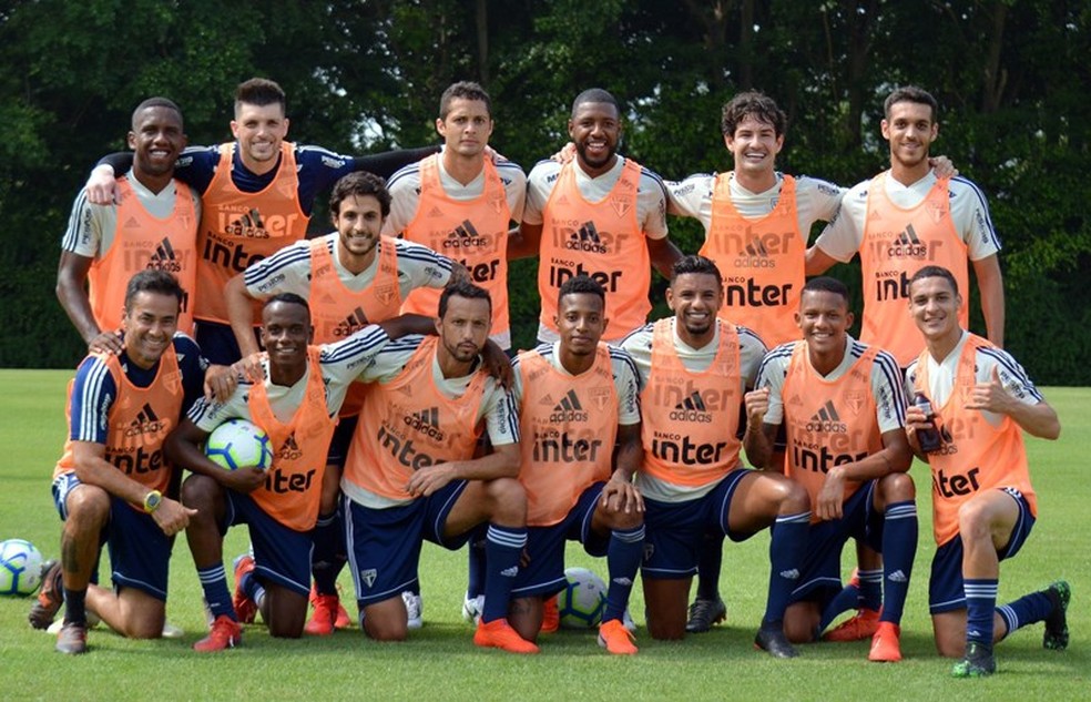 SPNet - São Paulo x Botafogo: Cuca joga rachão em treino ...
