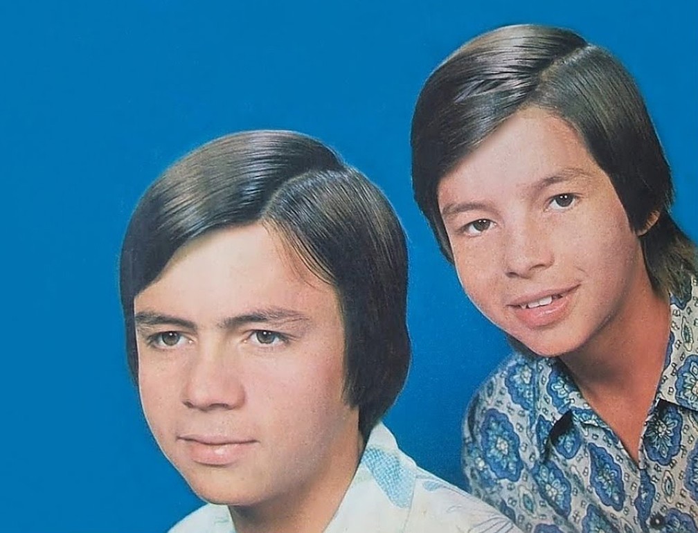 Chitãozinho & Xororó na capa do primeiro álbum, de 1970 — Foto: Reprodução / Capa de disco