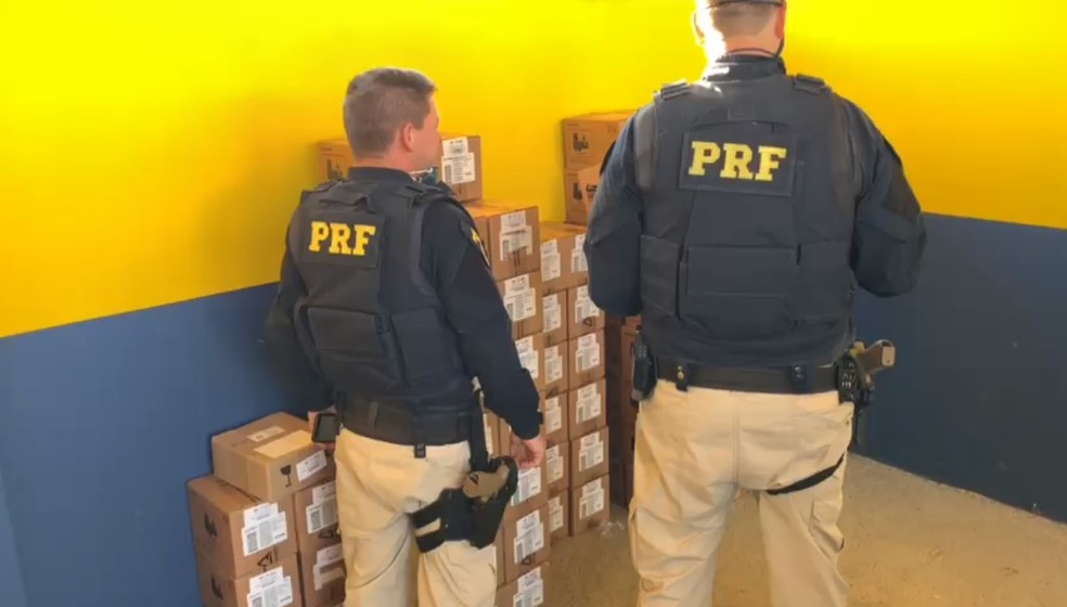 Pol&iacute;cia Rodovi&aacute;ria Federal apreende quase mil celulares na Fern&atilde;o Dias &mdash; Foto: PRF/Divulga&ccedil;&atilde;o