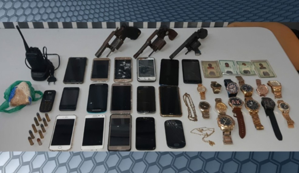 Quadrilha ostentava nas redes sociais os produtos que eram roubados.  â Foto: DivulgaÃ§Ã£o/PolÃ­cia Militar