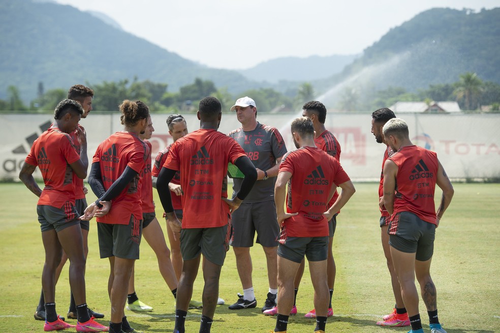 Jogadores do Flamengo durante treino — Foto: Alexandre Vidal/Flamengo