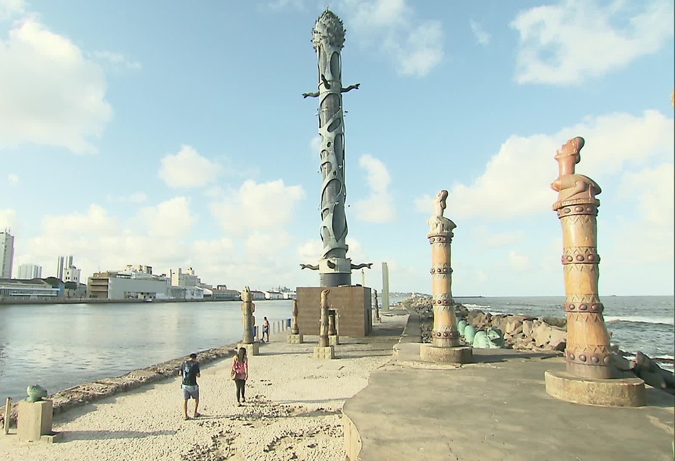 Parque das Esculturas, com obras de Francisco Brennand, fica no Bairro do Recife — Foto: Reprodução/TV Globo