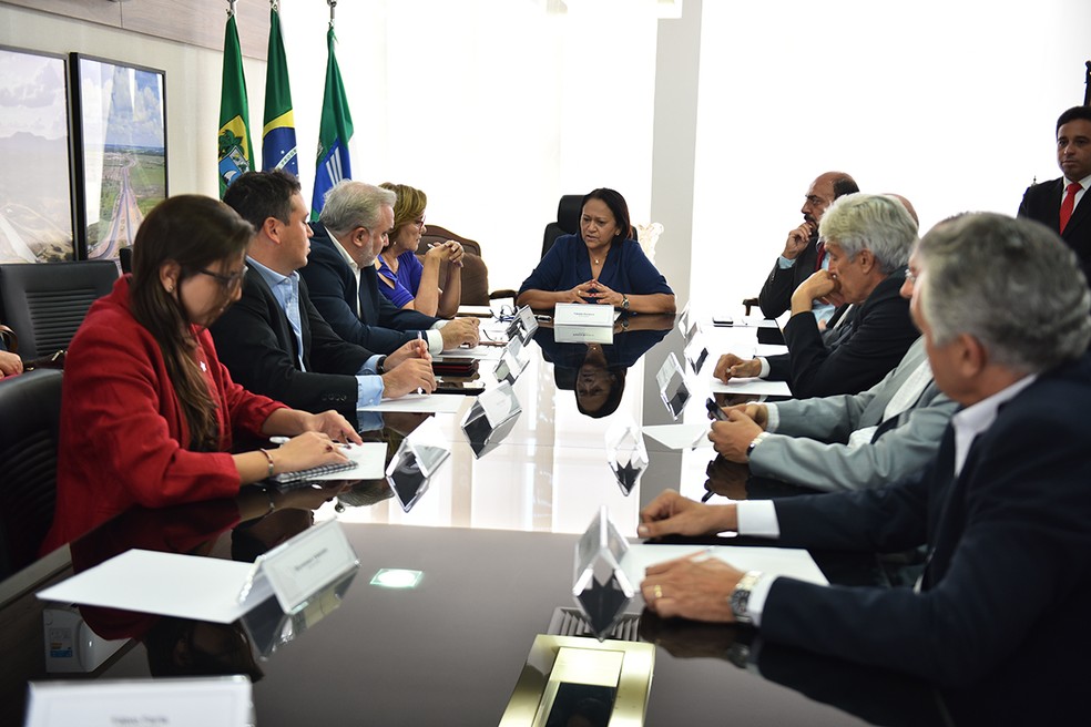 FÃ¡tima Bezerra se reuniu com senadores e deputados federais para tratar da questÃ£o financeira do Rio Grande do Norte â Foto: Elisa Elsie