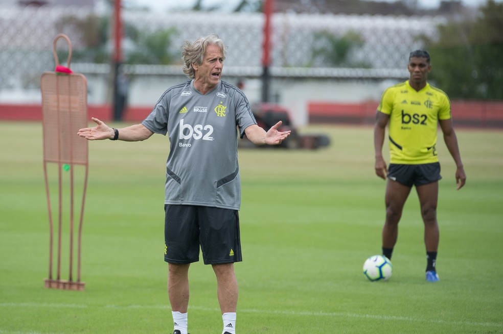 Jorge Jesus usou as instala&ccedil;&otilde;es do Ninho em per&iacute;odo integral quatro vezes em sete dias &mdash; Foto: Alexandre Vidal/Flamengo