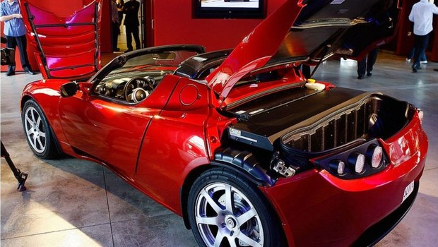 BBC: Tesla se tornou a montadora com maior valor de mercado do mundo (Foto: Getty via BBC Brasil)