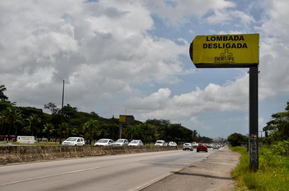 Lombadas são desligadas para evitar congestionamentos durante o feriado de Natal no Grande Recife — Foto: DER/Divulgação