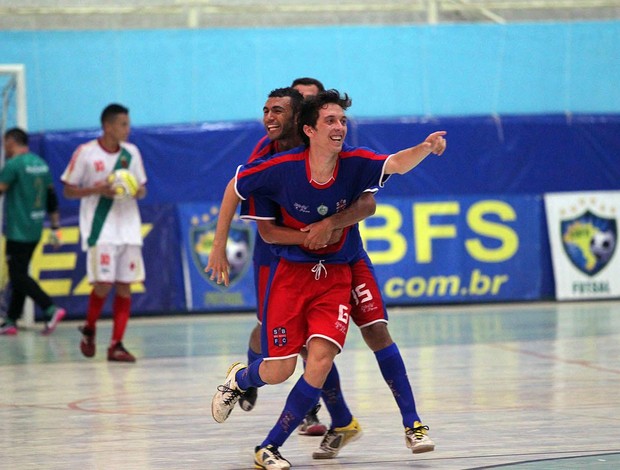 Felipe, do Alecrim, comemora gol na Taça Brasil de Futsal, em Assú (Foto: Zerosa Filho/CBFS/Divulgação)
