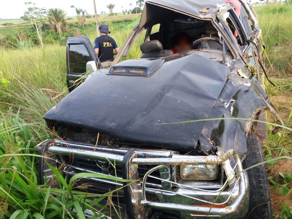 Uma pessoa morreu no acidente  (Foto: Divulgação/PRF-AC)