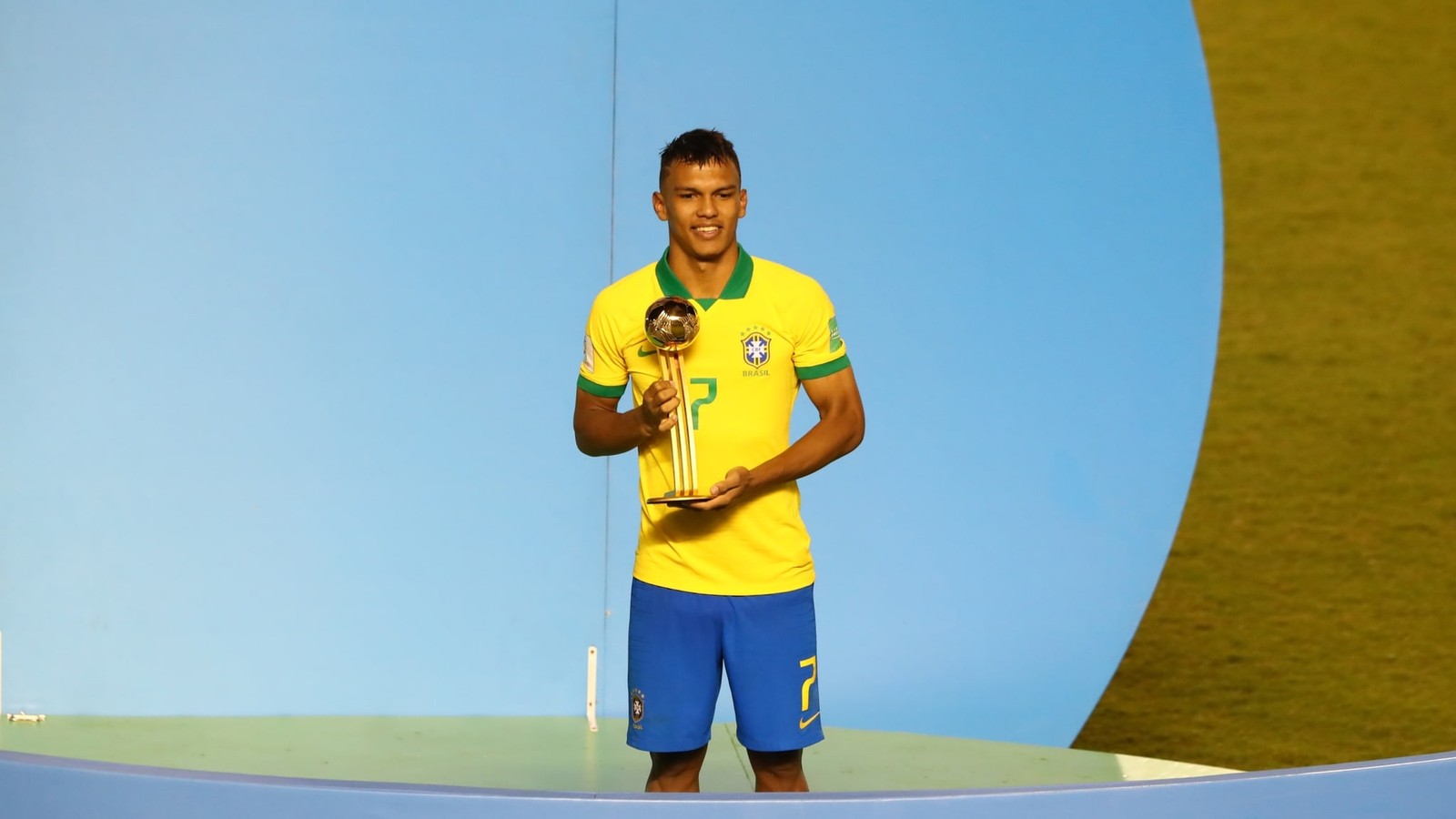 Gabriel Veron sonha jogar com ídolo Dudu no Palmeiras